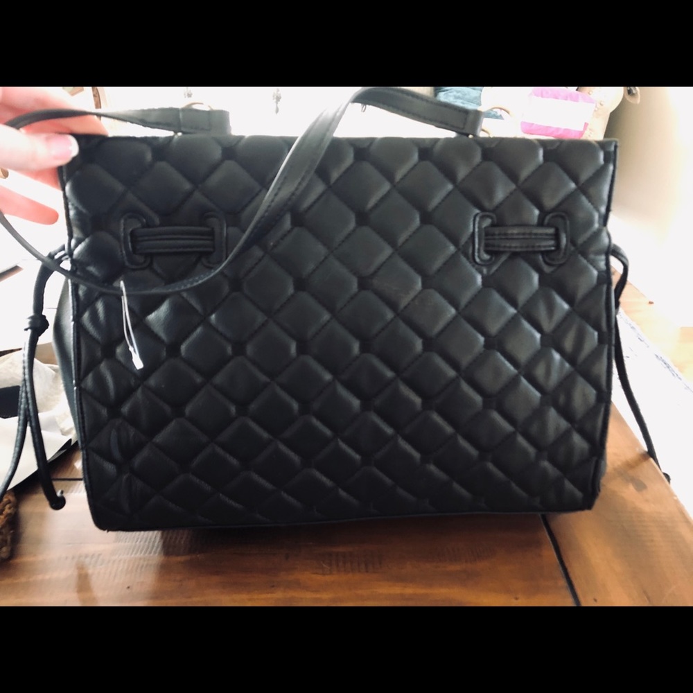 NEW! Black quilted shoulder bag!